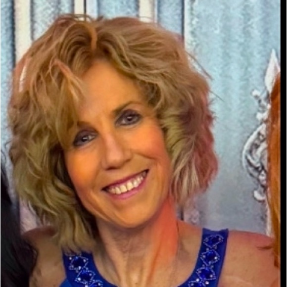 Meet your Posher, Lisa - Picture 2 of 2